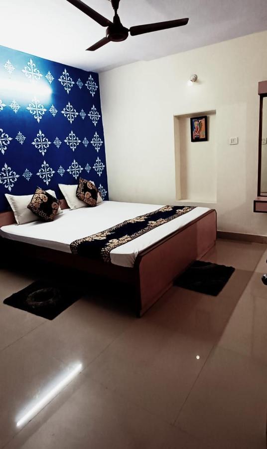 Hotel Majors Den New Delhi Extérieur photo